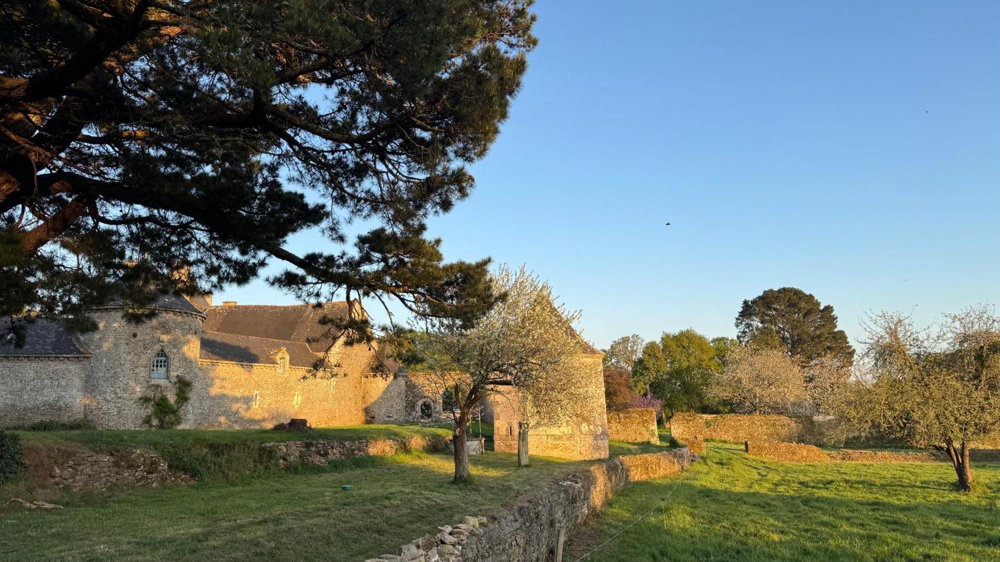 Gite De Couple Cosy Avec Vue Sur Chateau Tremohar - Golfe Du Morbihan, 20 Min De Vannes Berric Kültér fotó